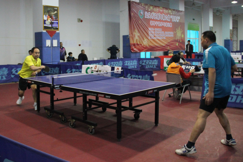 争激烈的联 争激烈的联