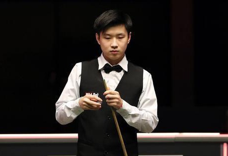 内形成争冠 内形成争冠